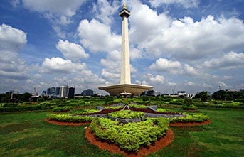 Jakarta City Tour visiting National Monument